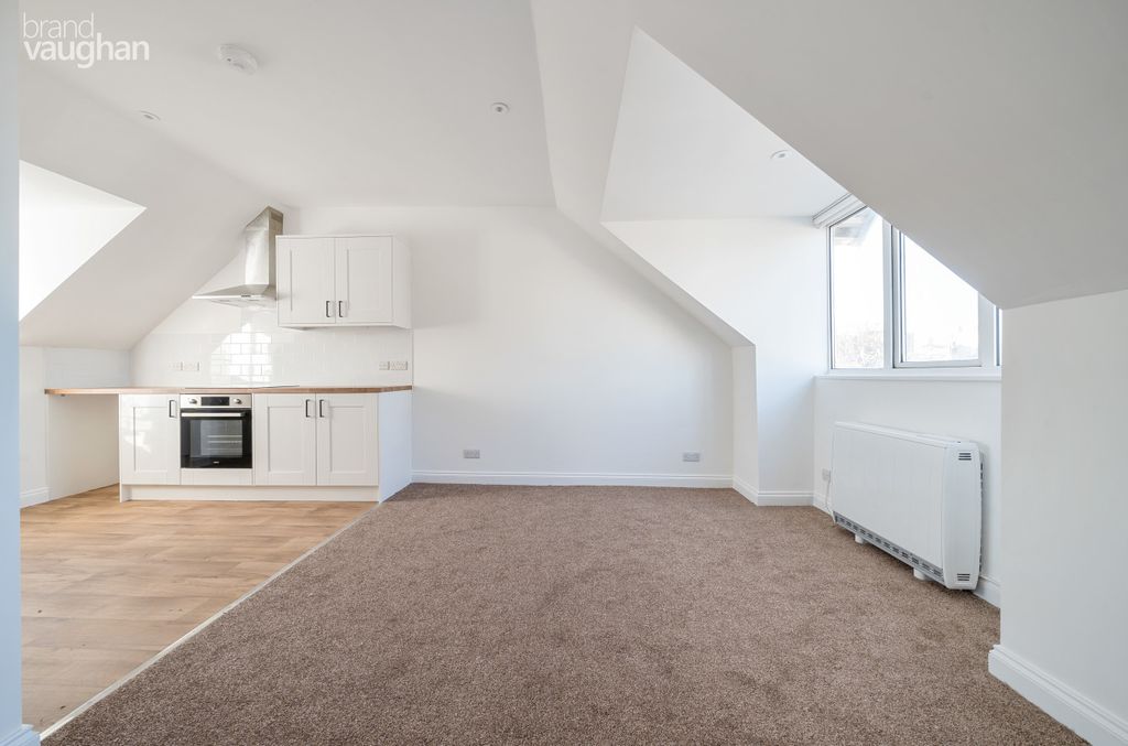 Property photo 3 of 10 Living Room