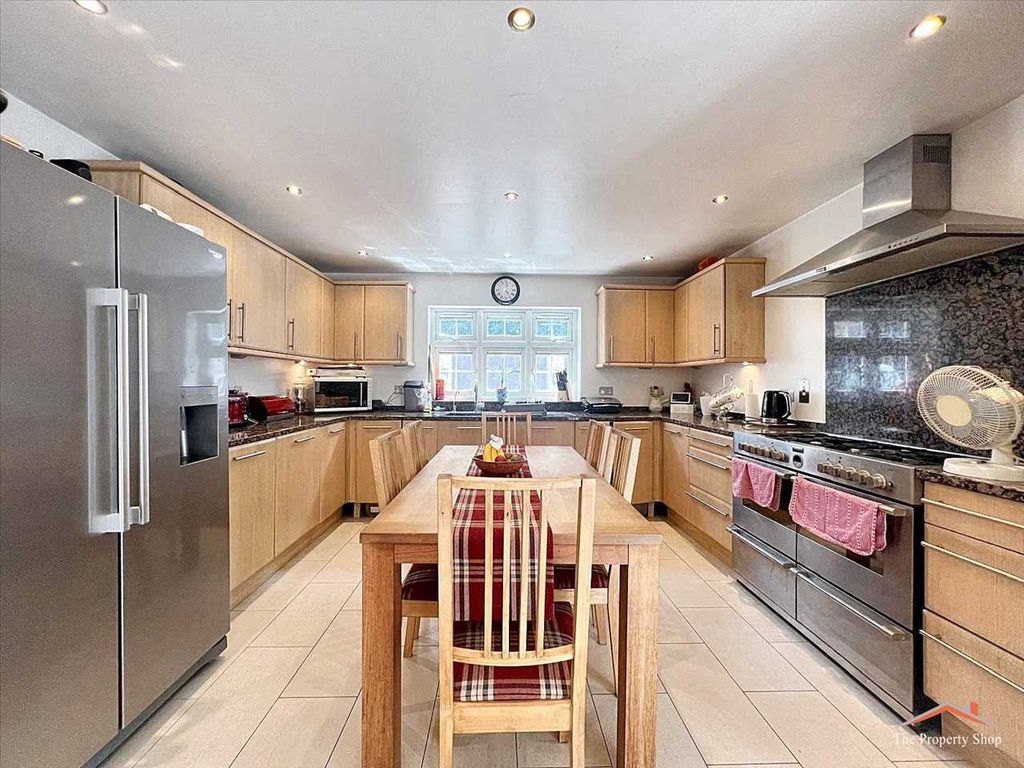 Property photo 2 of 13