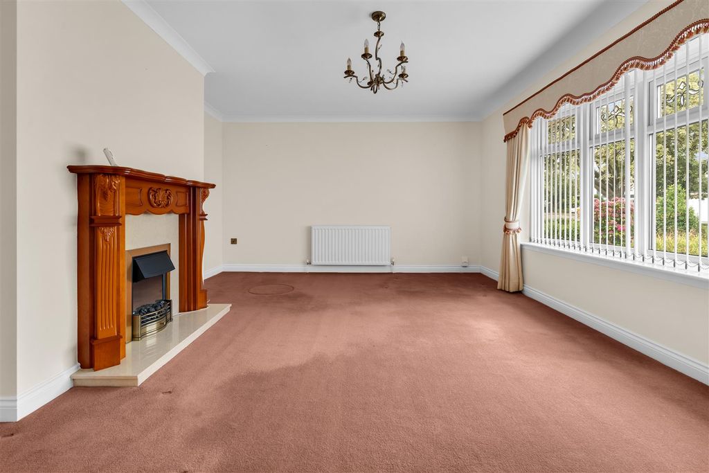 Property photo 3 of 27
