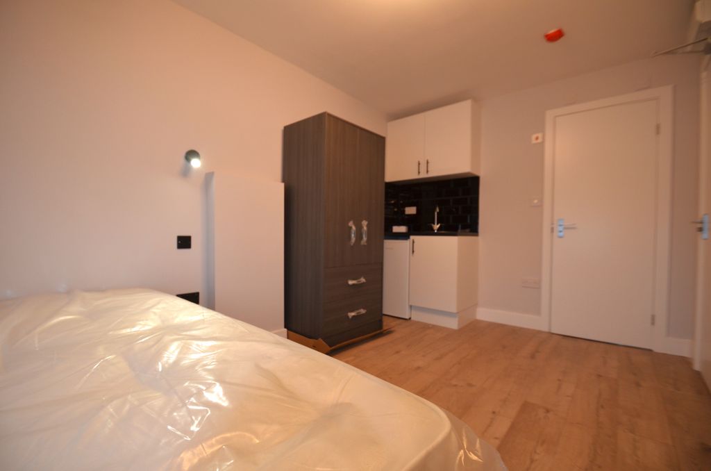 Property photo 2 of 4 R5, Hughes Road 2