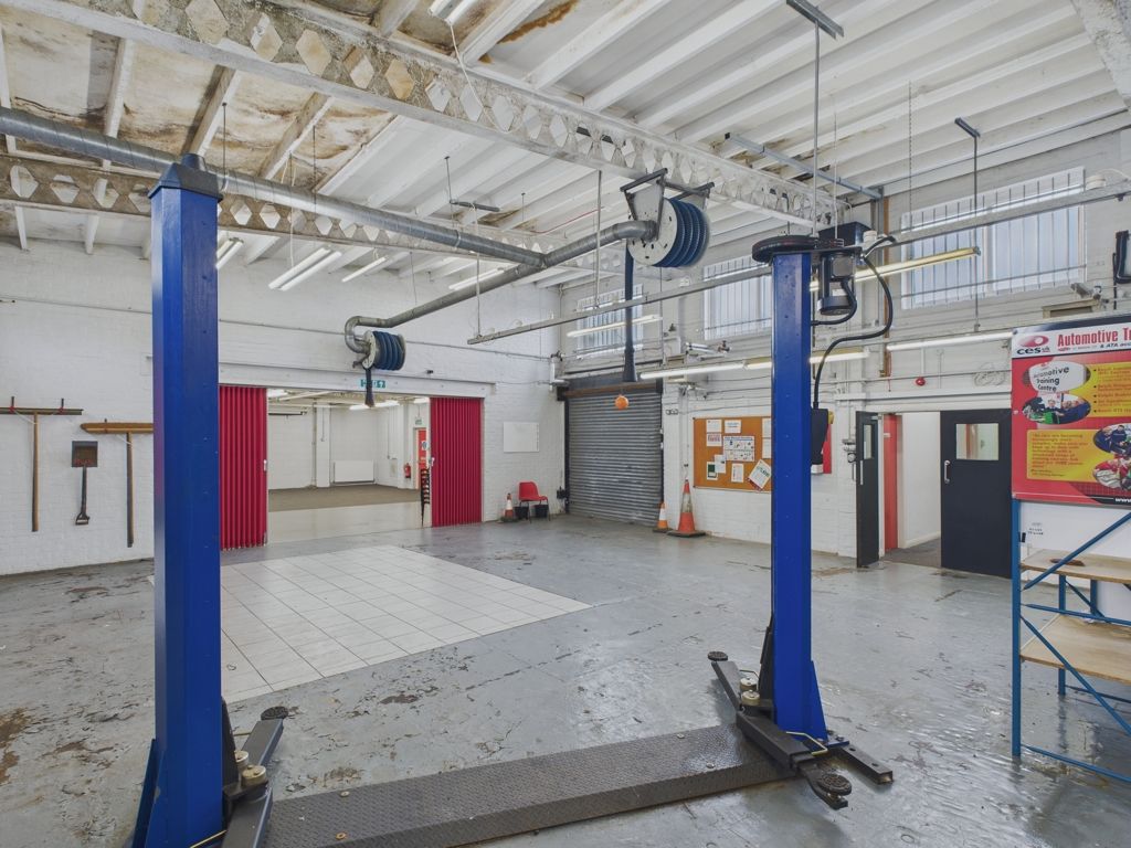 Property photo 3 of 6 Photo 10