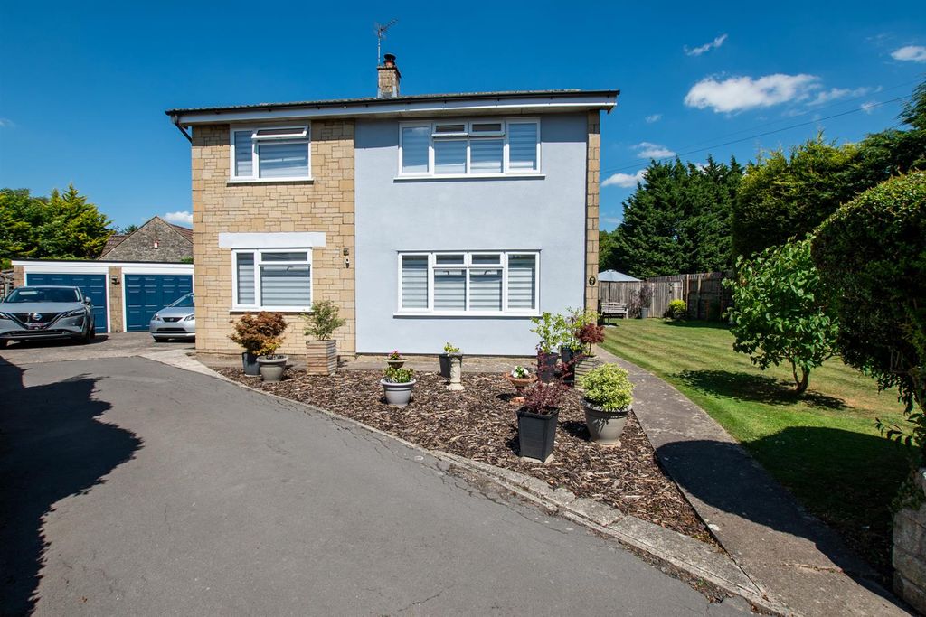 Property photo 2 of 19