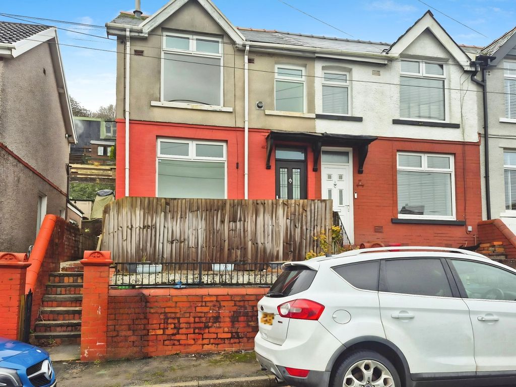 Property photo 1 of 11 Front