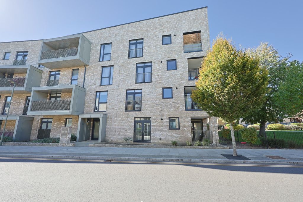 Property photo 1 of 14 4595040