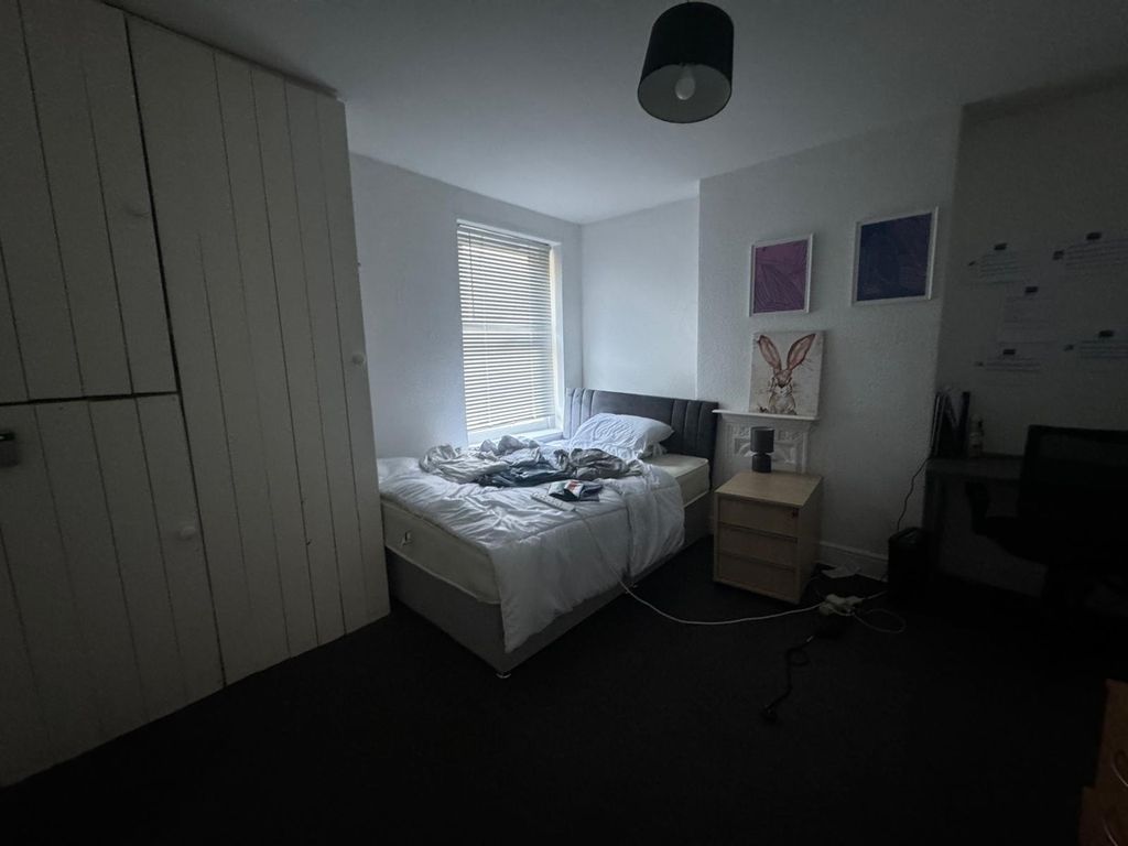 Property photo 2 of 9 Photo 1