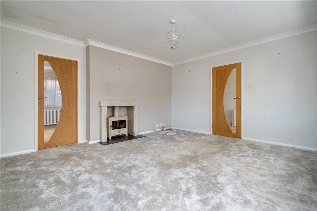 Property photo 2 of 16 Sitting Room