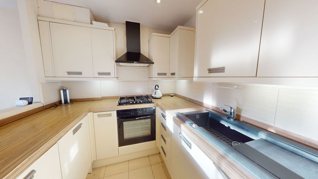 Property photo 3 of 13 01052026_163724