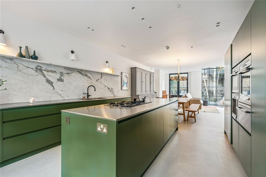 Property photo 2 of 16 Picture No. 20