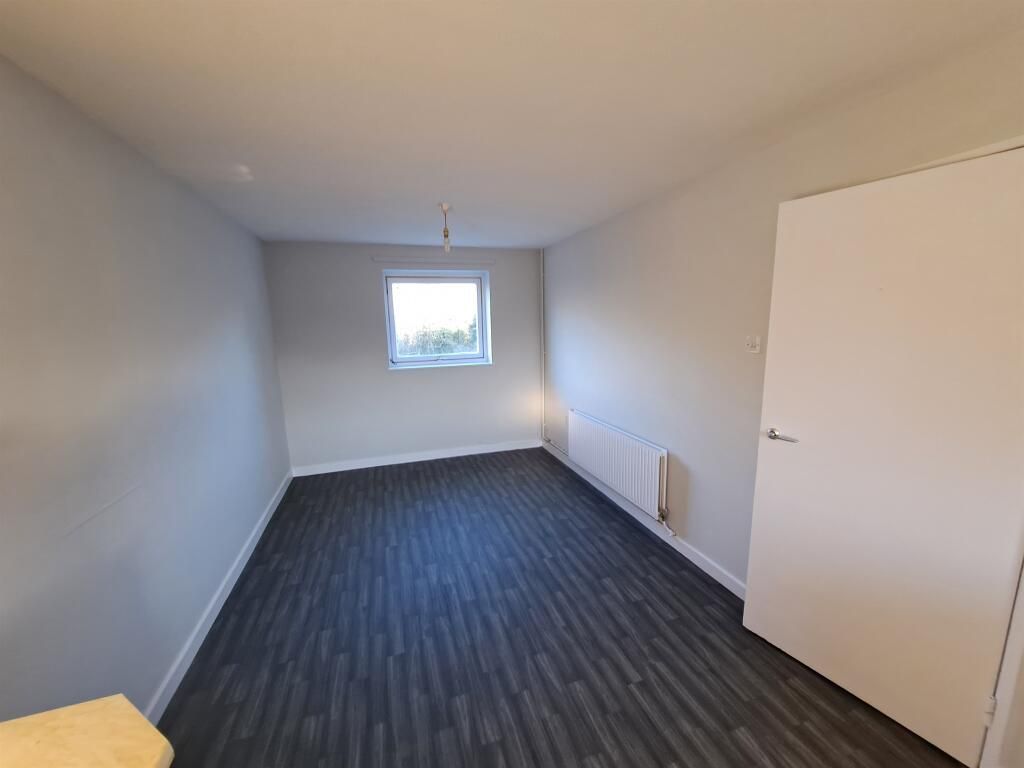 Property photo 1 of 5 Bedroom 2