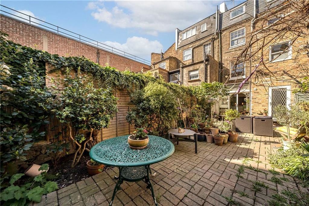 Property photo 3 of 11