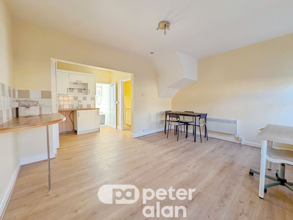 Property photo 2 of 11 Living Room