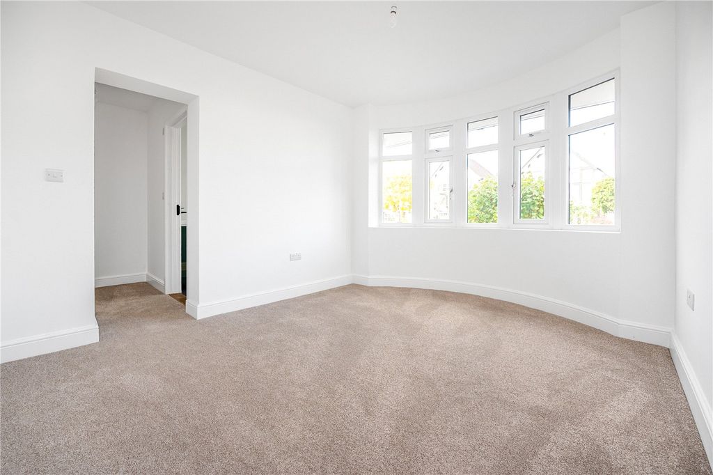 Property photo 3 of 18 Picture No. 2