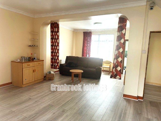 Property photo 1 of 8 Four Bedroom Terrace To Rent Stevenage Road, London E6