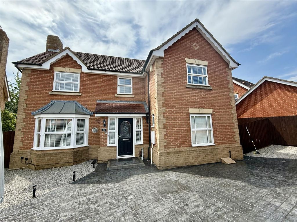 Property photo 1 of 26 Externally