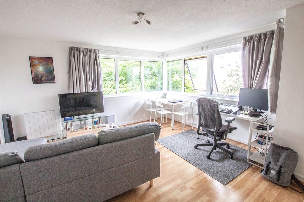 Property photo 2 of 10 Open Plan Lounge