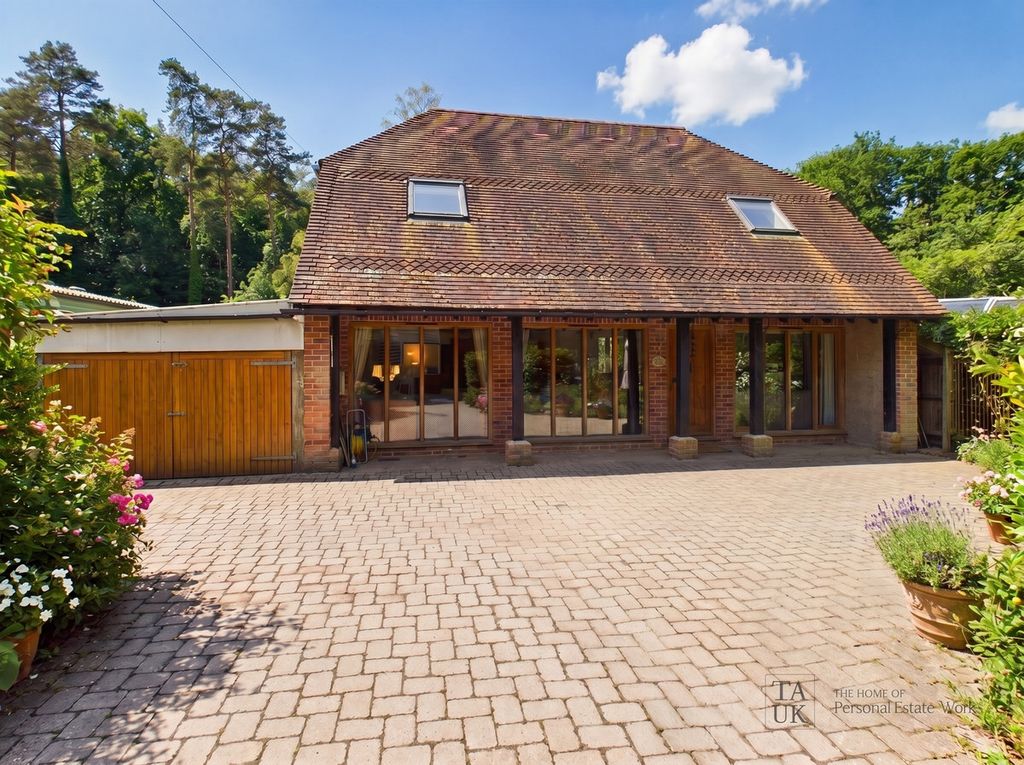 Property photo 1 of 33