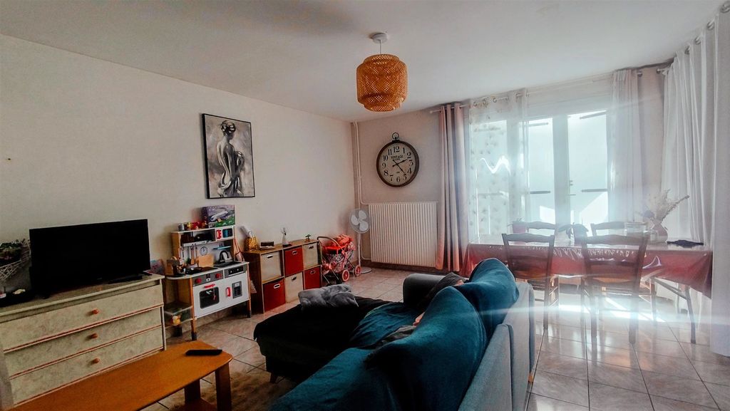 Property photo 3 of 11
