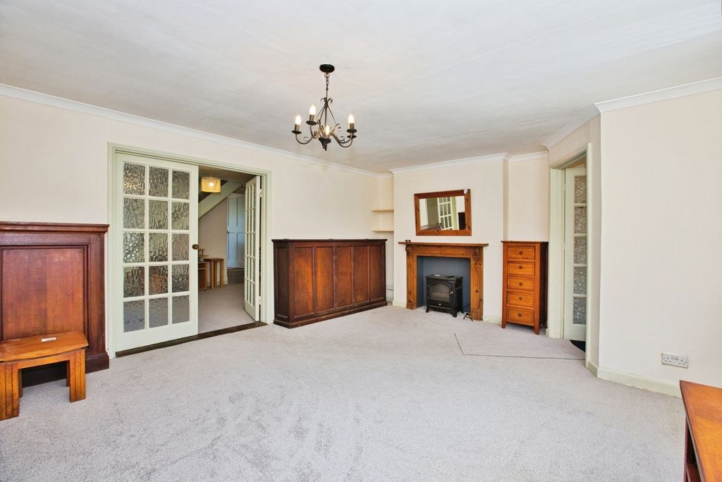 Property photo 2 of 12 Photo