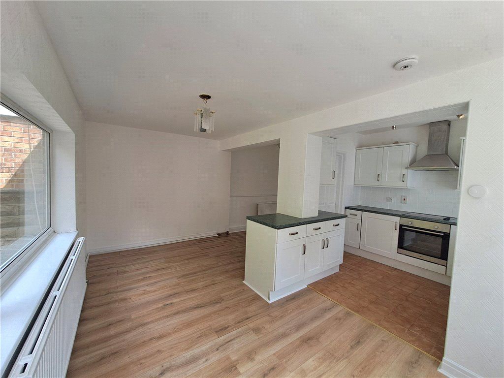 Property photo 2 of 11 Kitchen Dining