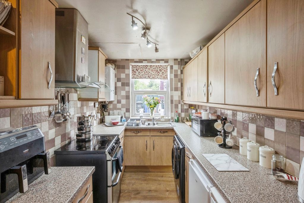Property photo 2 of 20 Pbox-Img.Jpg