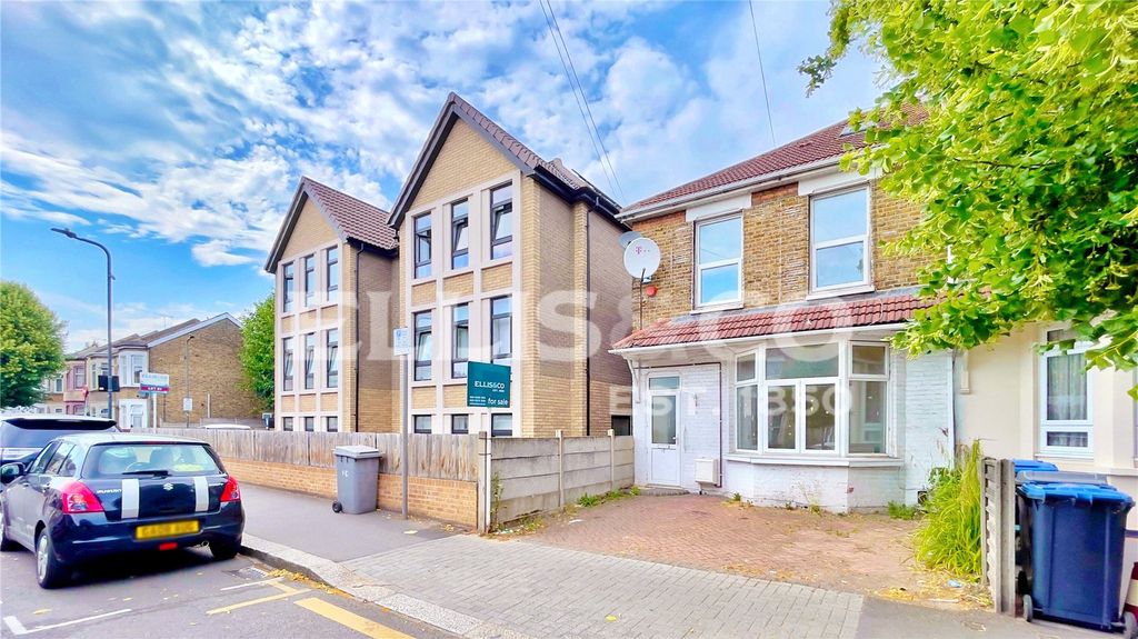 Property photo 1 of 24 Picture No. 30