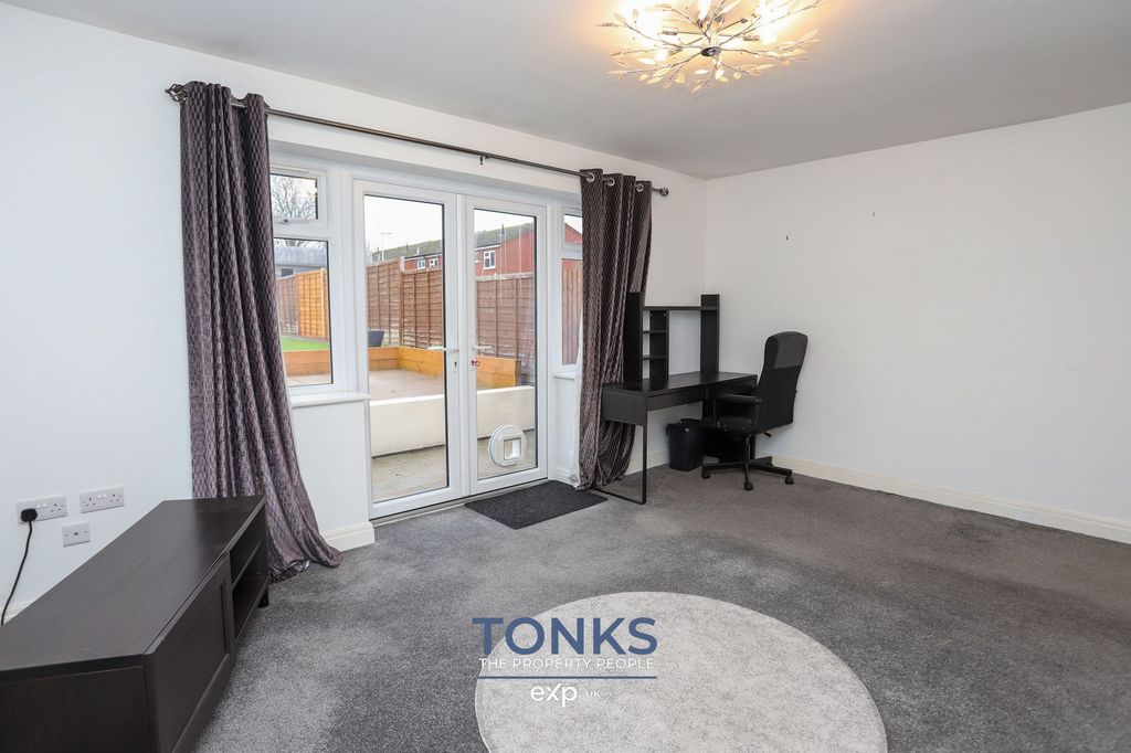 Property photo 2 of 16