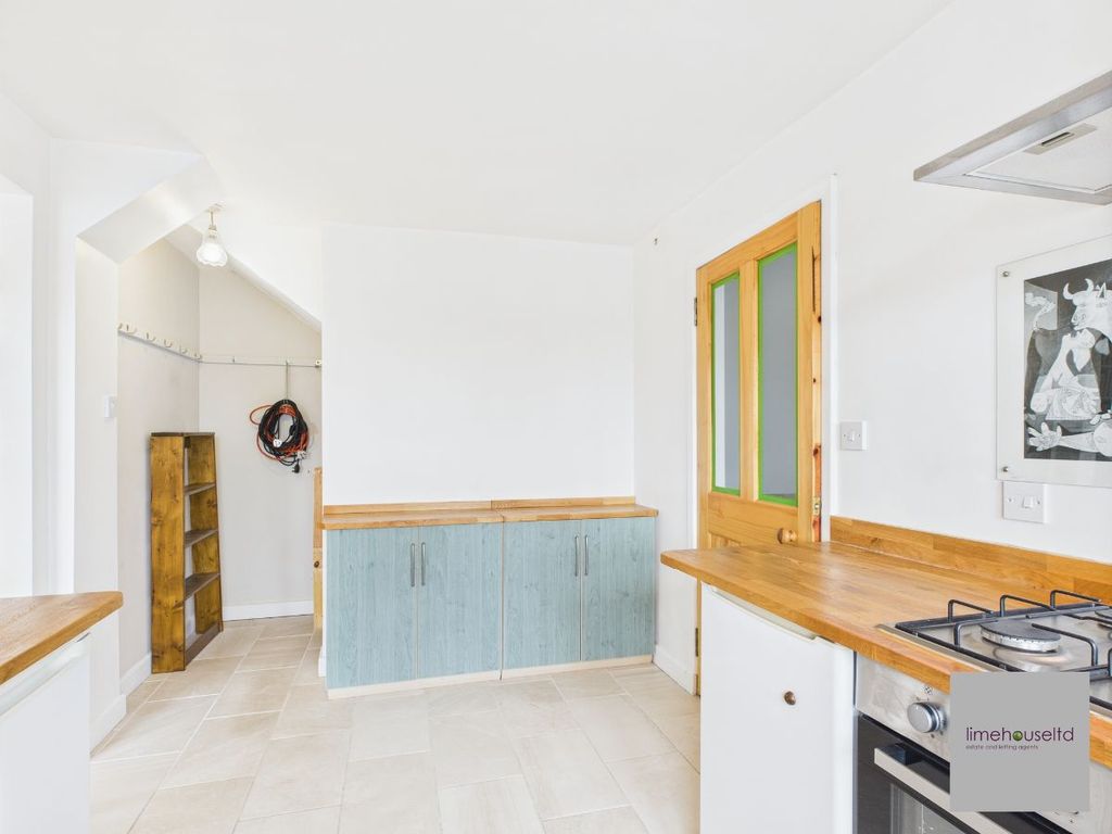 Property photo 3 of 35