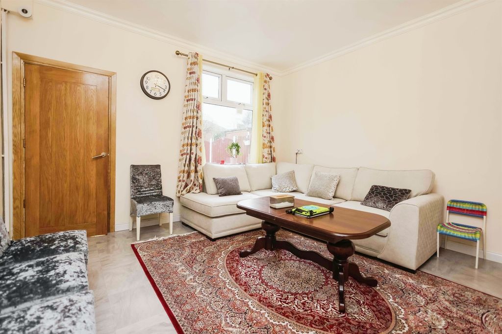 Property photo 3 of 16