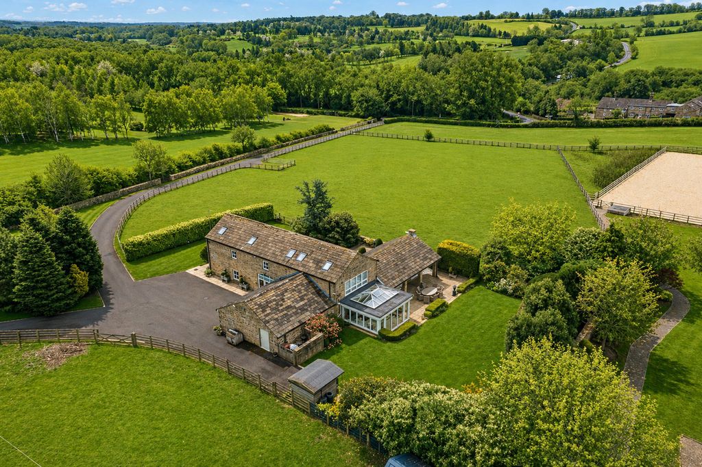 Property photo 1 of 31