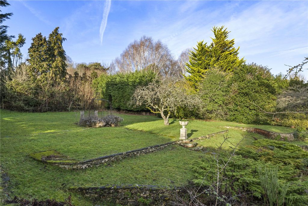 Property photo 2 of 23 Garden