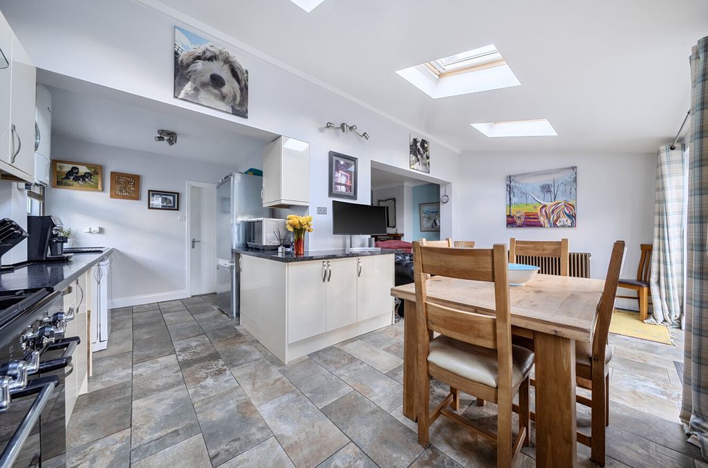 Property photo 2 of 17 Kitchen