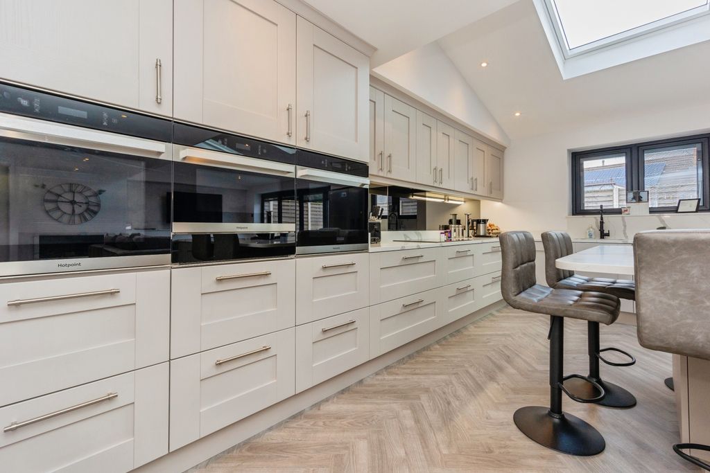 Property photo 1 of 29