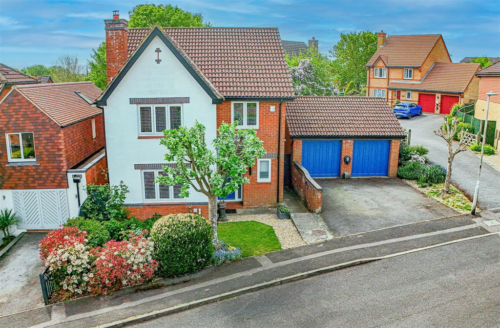 Property photo 1 of 32 2.Jpg