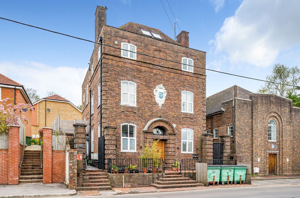 Property photo 2 of 17