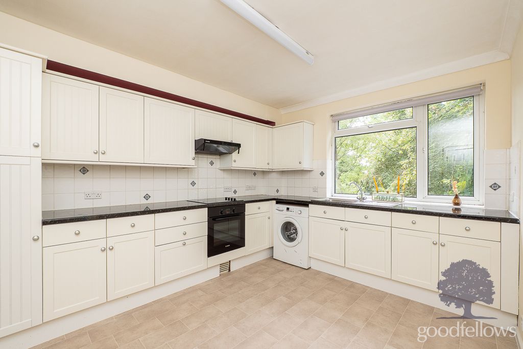 Property photo 2 of 11 Picture No. 20