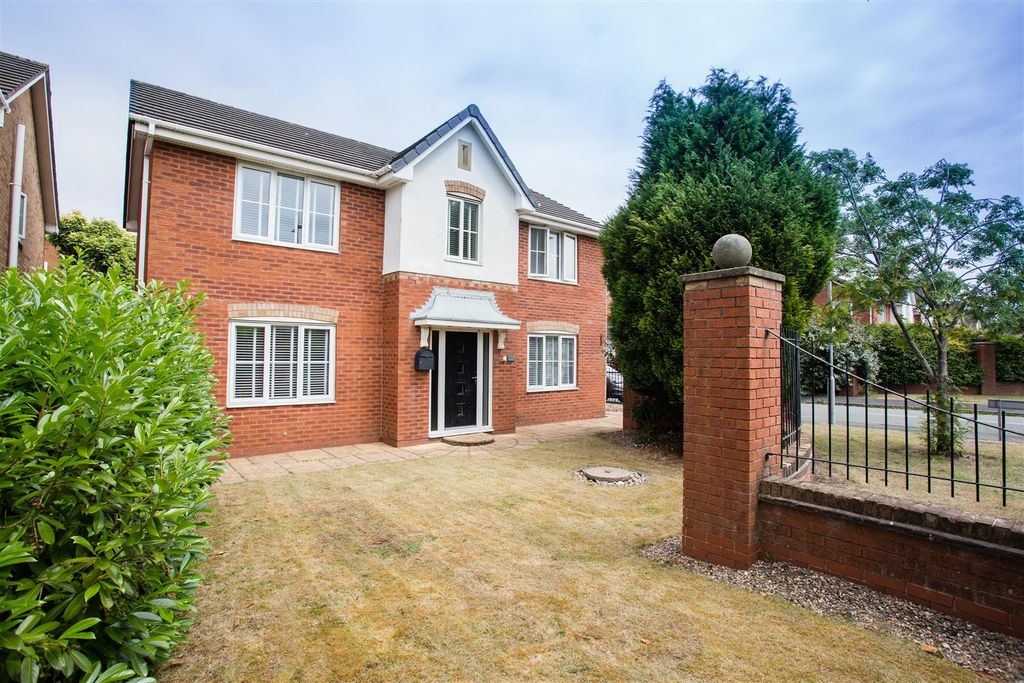 Property photo 1 of 43