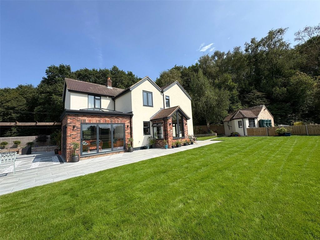 Property photo 1 of 32 Picture No. 30