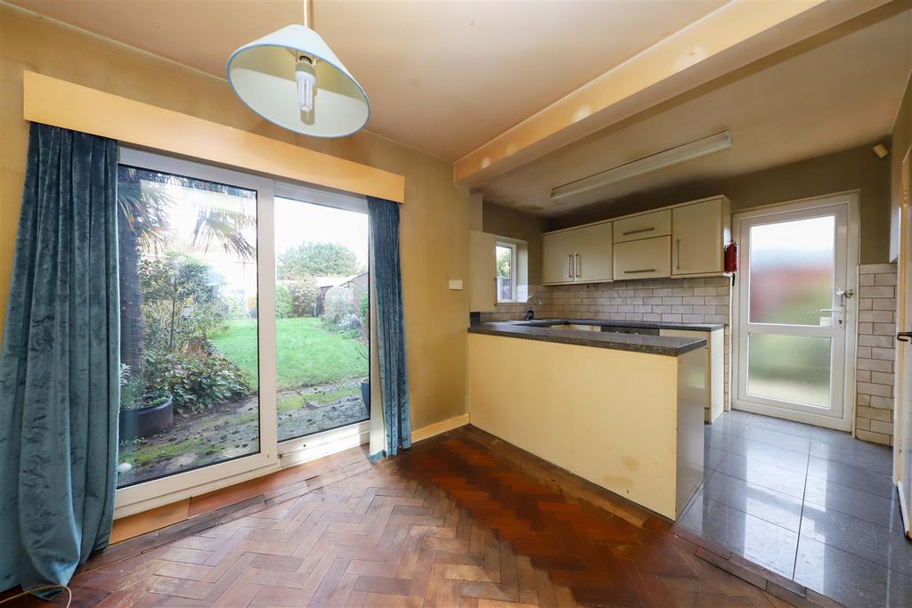 Property photo 3 of 9 Dining Room