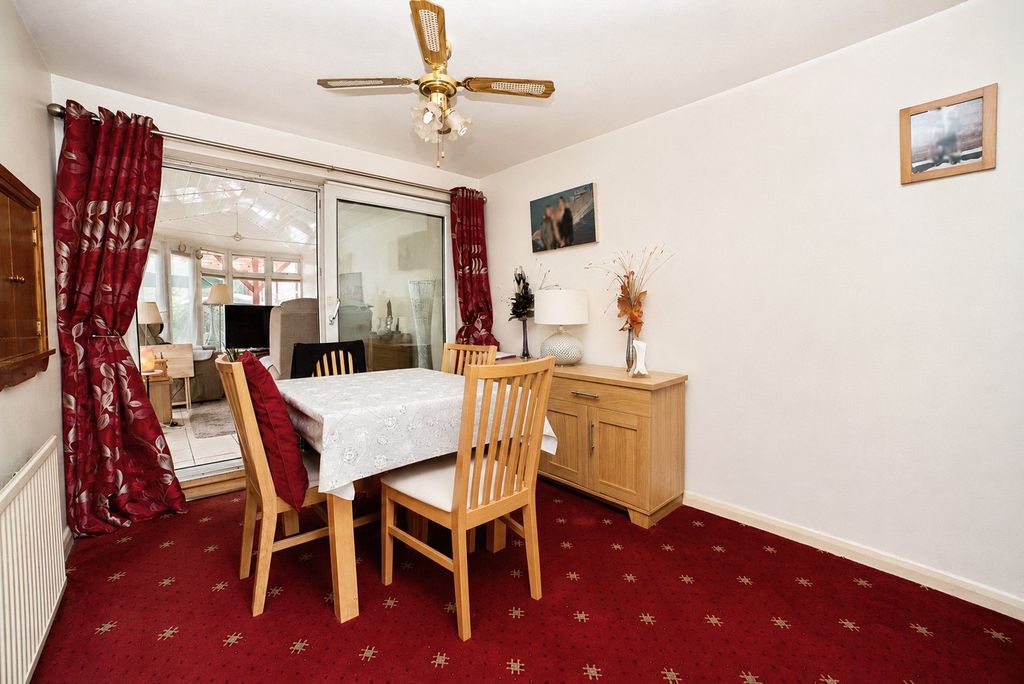 Property photo 3 of 26 Dining Room