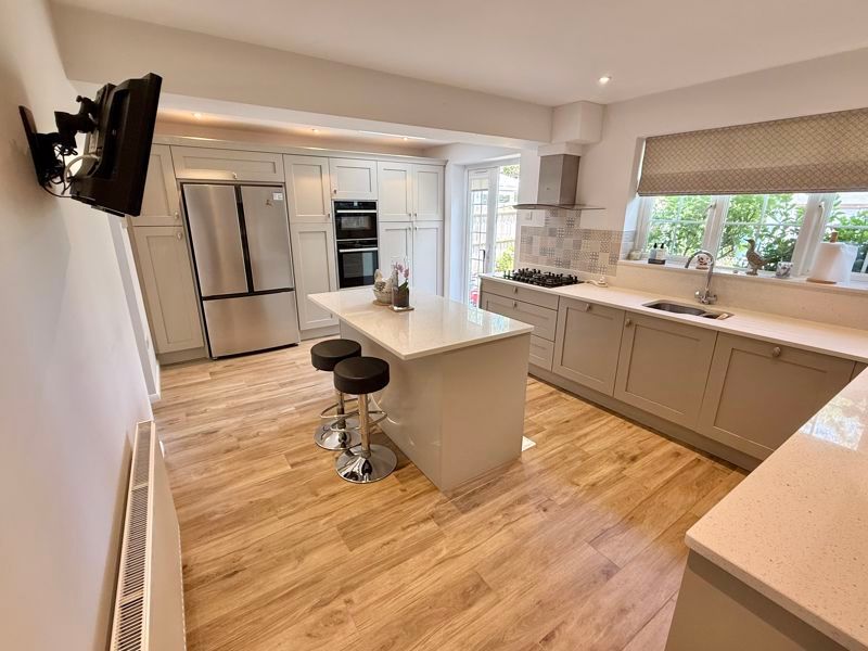 Property photo 2 of 16 Kitchen