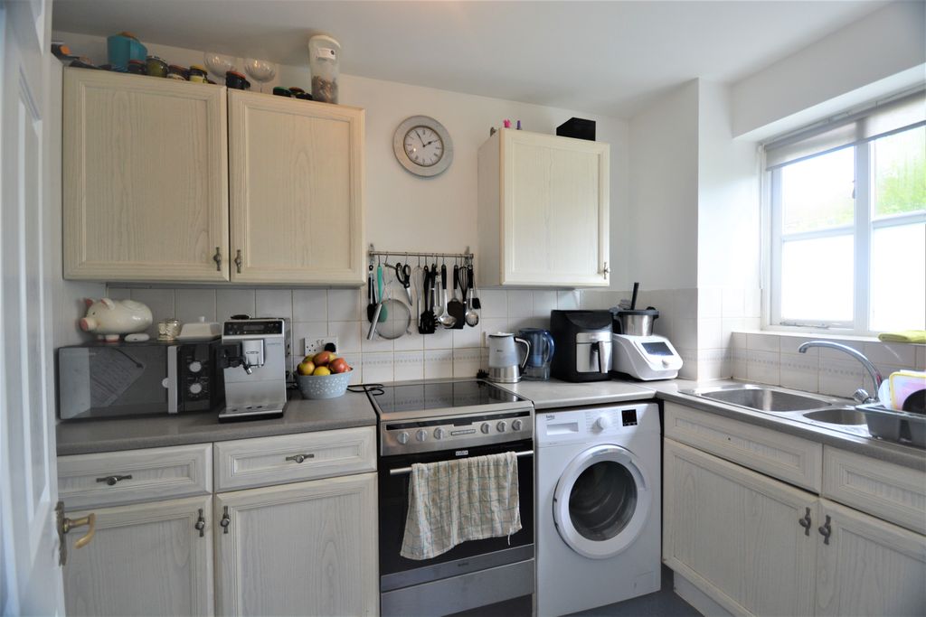 Property photo 3 of 5 Kitchen Picture