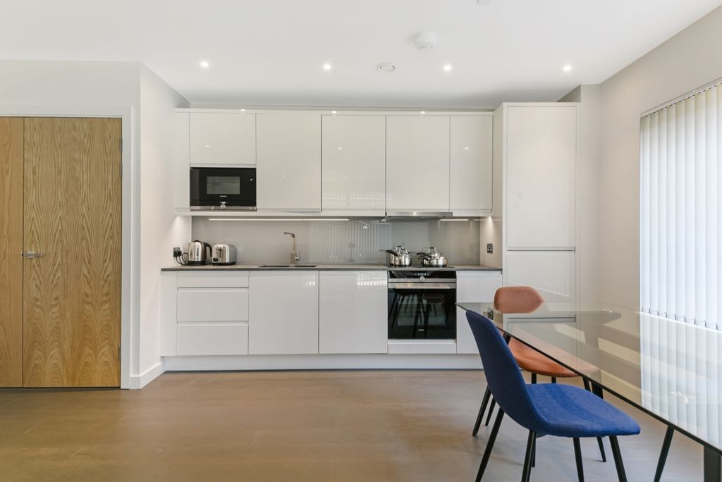 Property photo 2 of 10 Kitchen