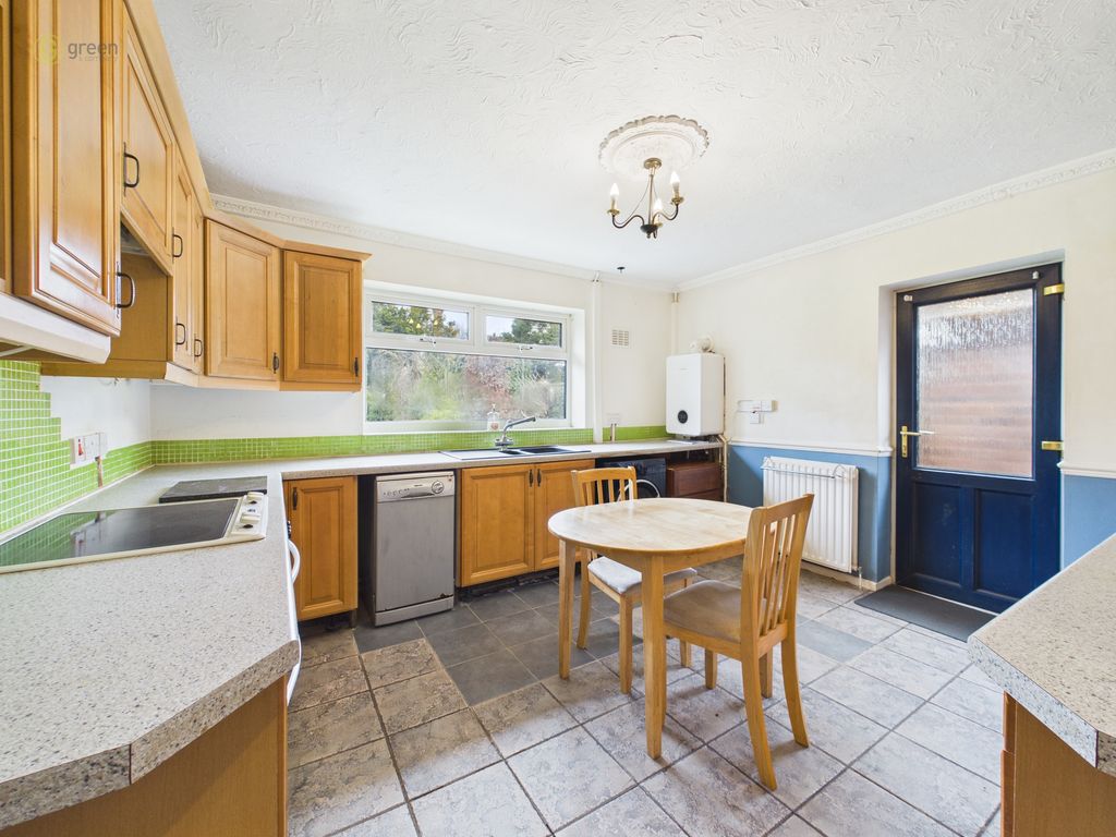 Property photo 2 of 16 Cam01698G0Pr0174Still010