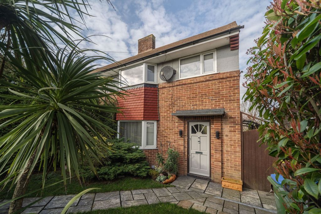 Property photo 2 of 24