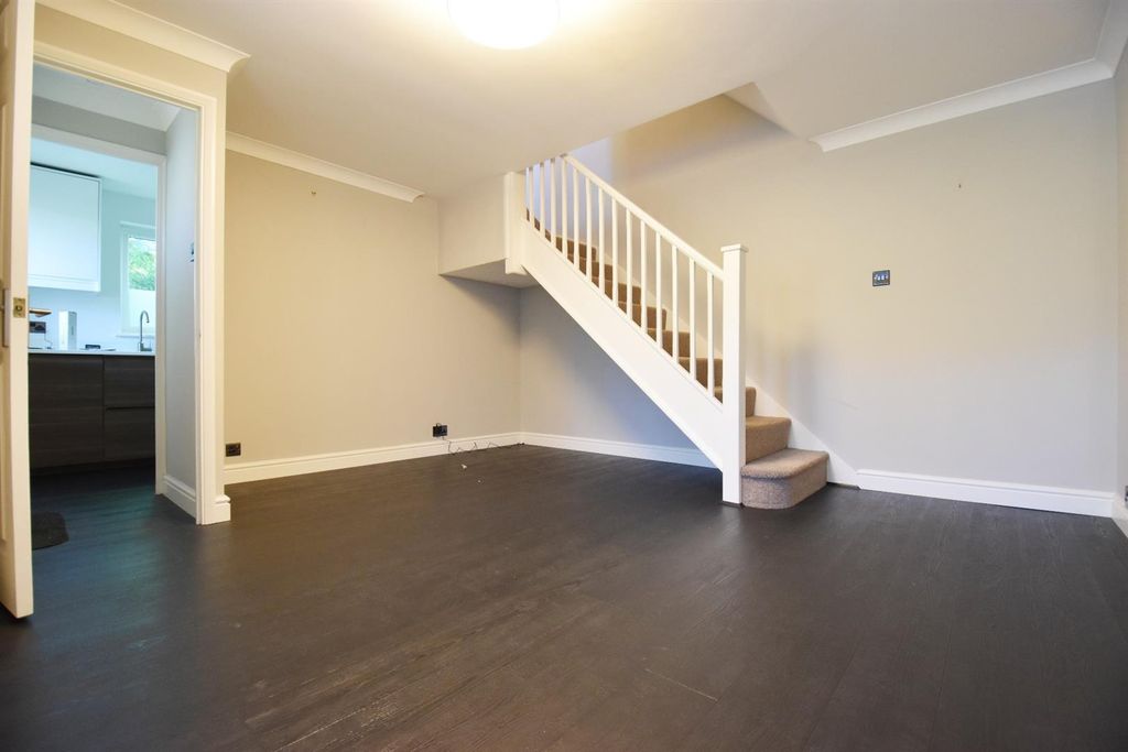 Property photo 3 of 8 liv 2.Jpg