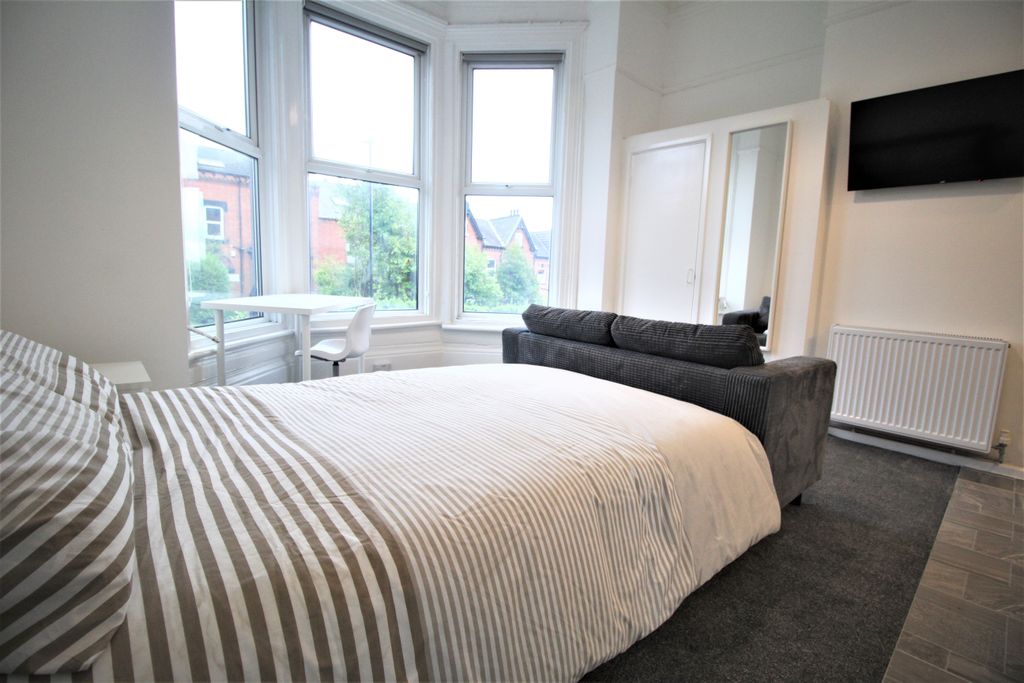 Property photo 1 of 3