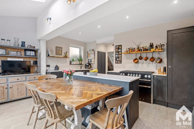 Property photo 3 of 16 Photo 13