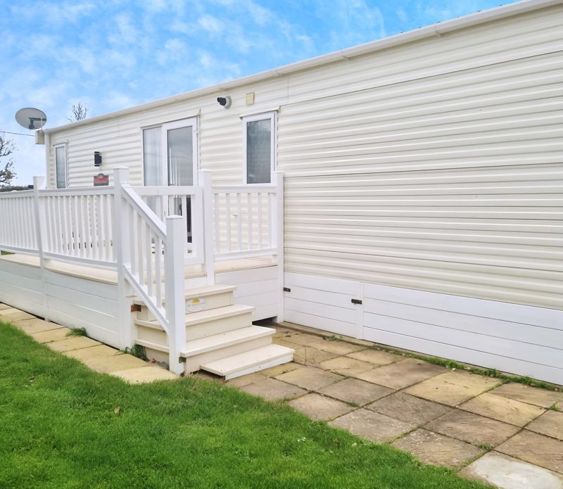 Property photo 1 of 4 Carnaby Hemsley