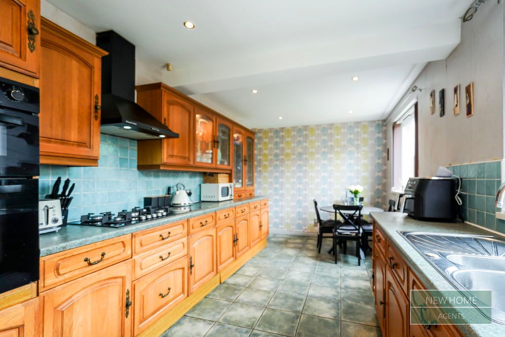 Property photo 3 of 16 Photo 6