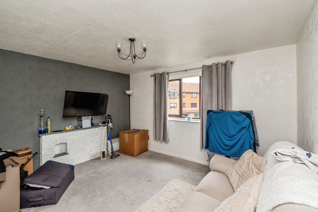 Property photo 3 of 15